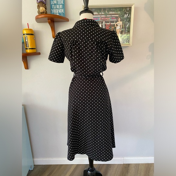 Pretty Retro 40s Shirt Dress in Black with White Polka Dots - Picture 3 of 11